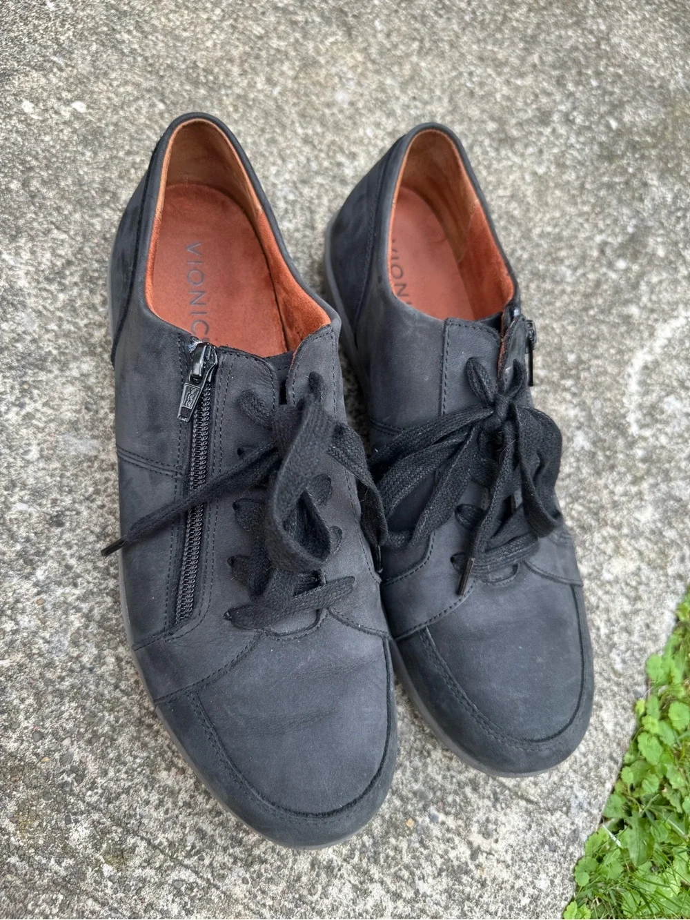 Vionic Abigail Black Nubuck Suede Weather Resistant Sneakers Size 10 ✨